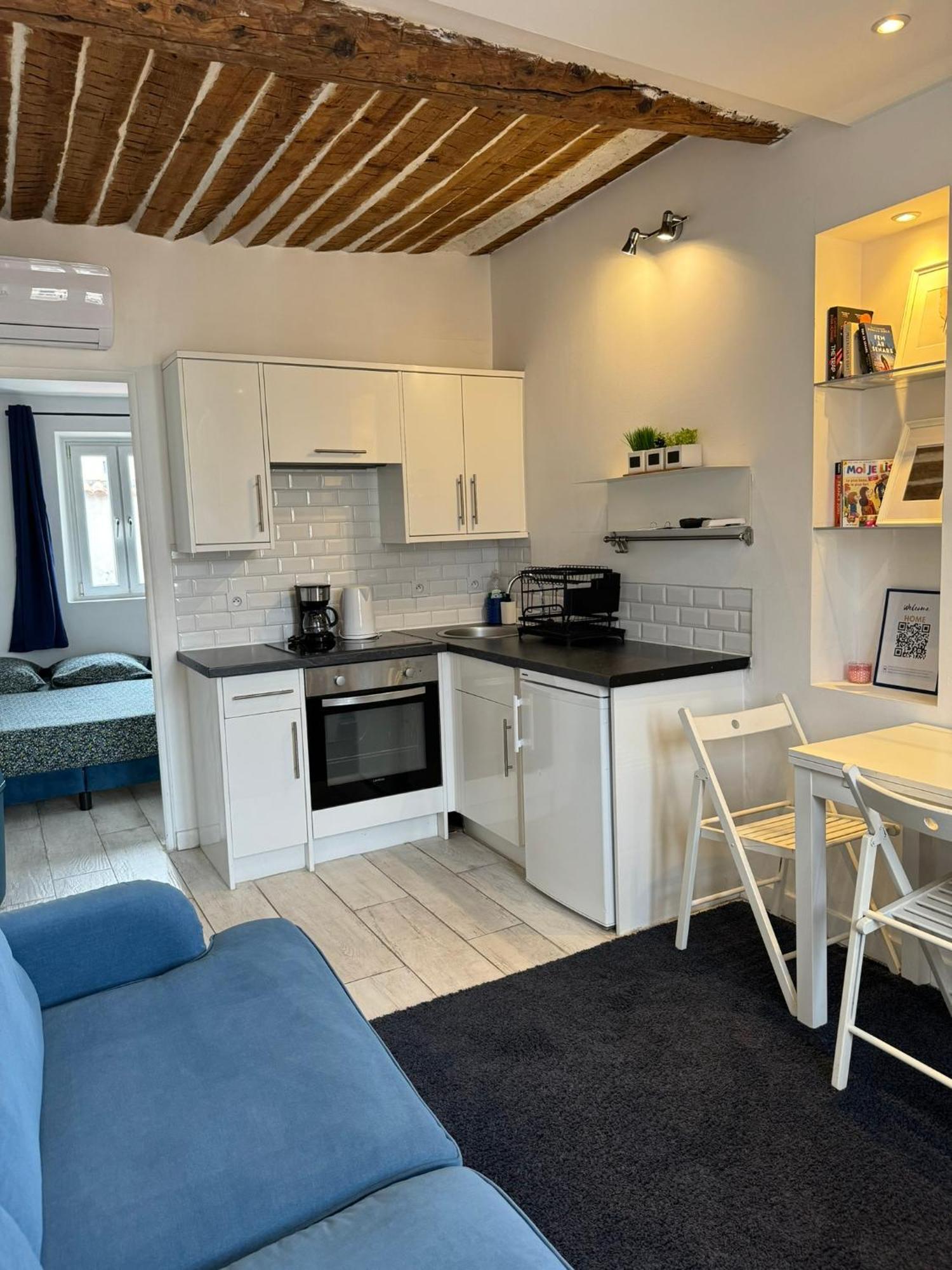Freshly Tastefully Renovated Apartments In Heart Of Old Antibes Eksteriør billede